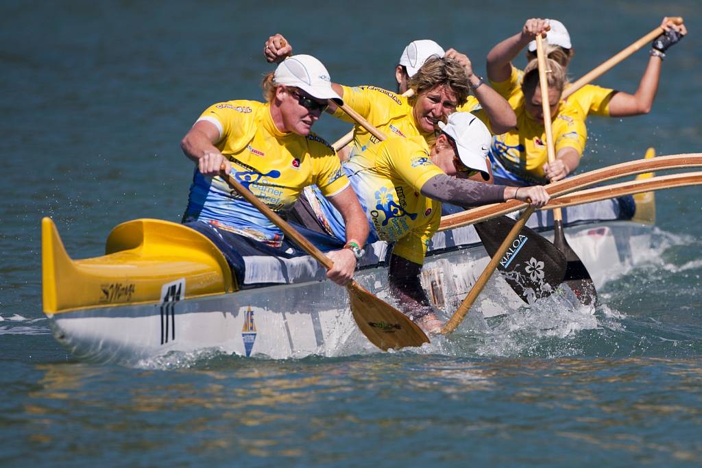 Hamilton-Island-Cup-2011-women-crew.JPG