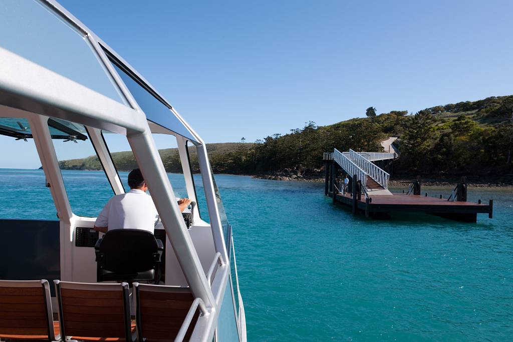 Hamilton Island Golf Club, Ferry Transfer (Hamilton Island to Dent Island)