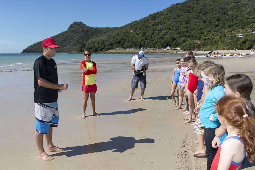 Credit-Andrea-Francolini-Ky-Hurst-runs-a-Nippers-clinic-for-kids-at-Gatorade-Clash-of-the-Paddles.jpg