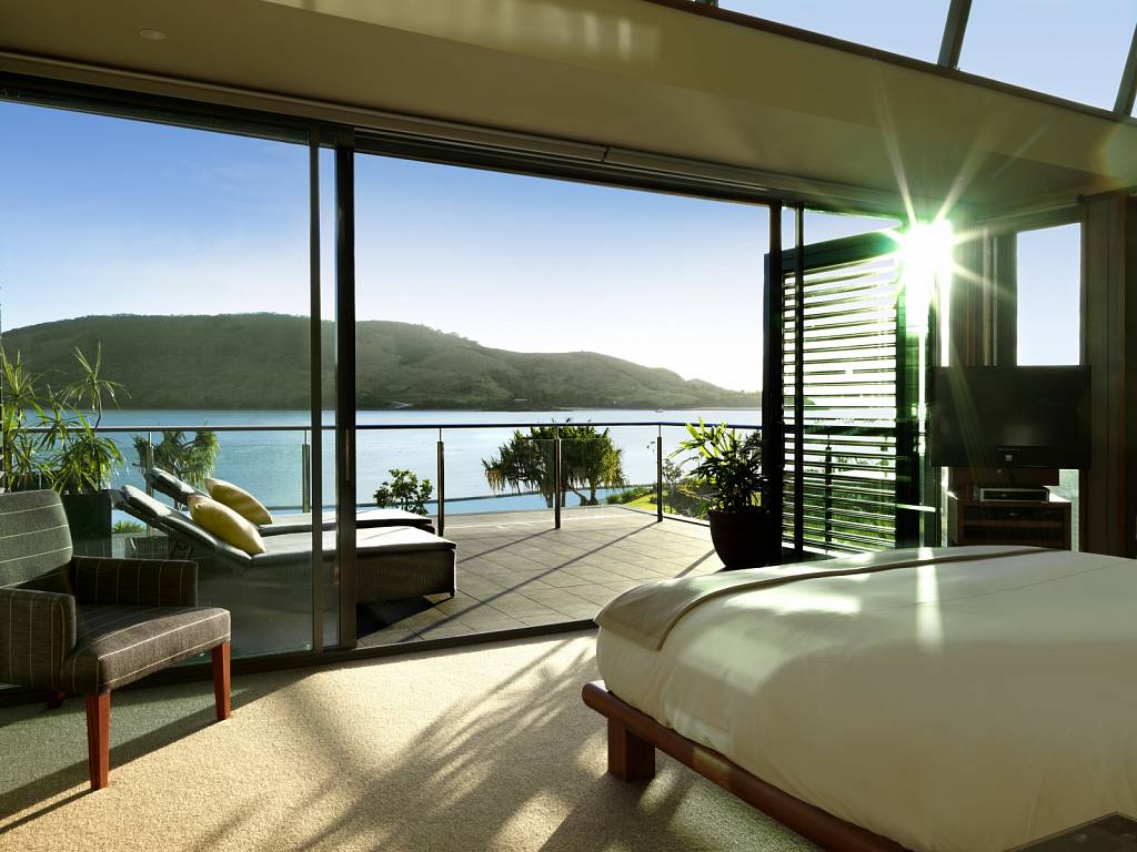 Yacht Club Villas - master bedroom view