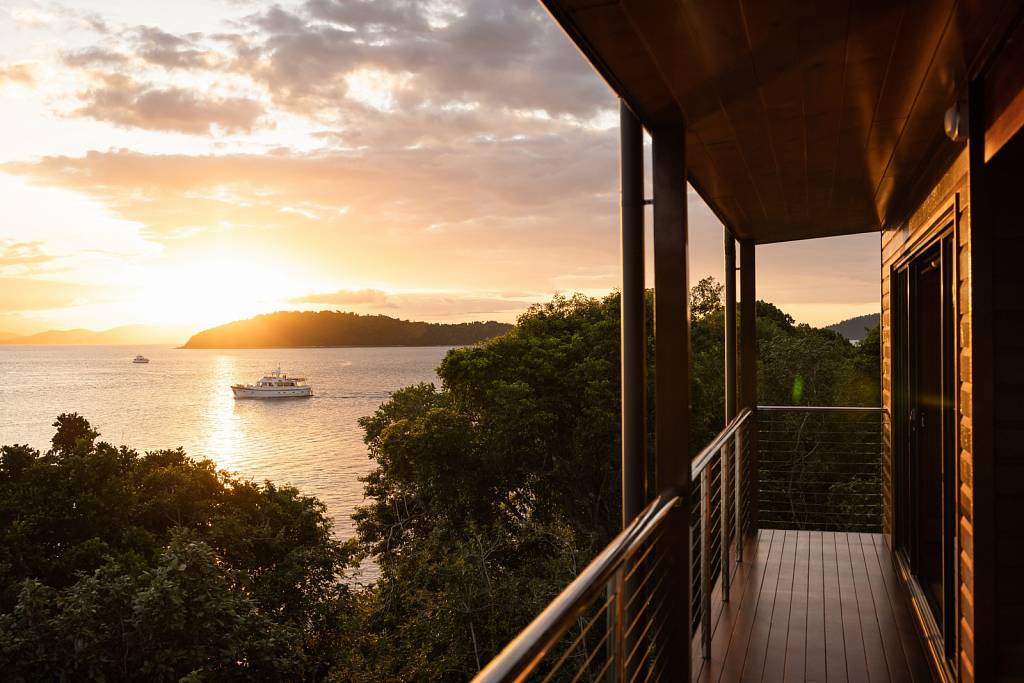 qualia Sunset Pavilion sundeck