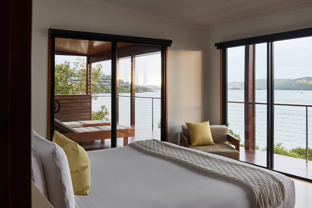 qualia Sunset Pavilion bedroom